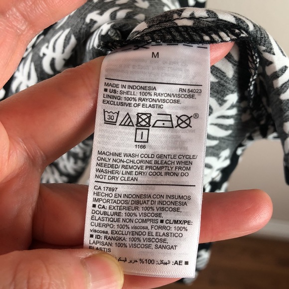 Old Navy Smocked Back Cami Dress White Black Print Sz M - Picture 9 of 9